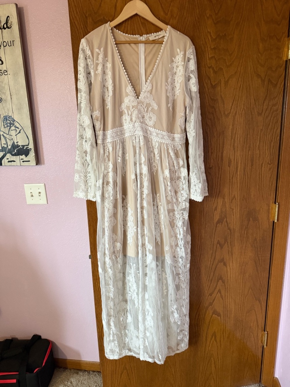 Boho Lace Maxi Dress with Deep V-Neck - Cream